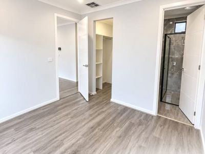42 Orientation Avenue, Tarneit