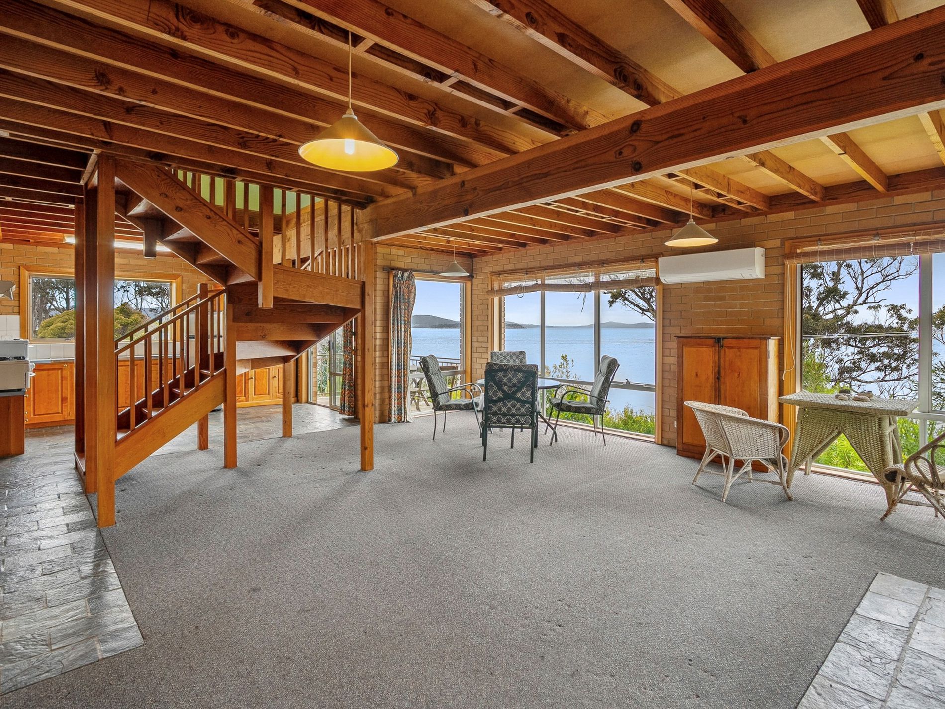 5190 Channel Highway, Gordon