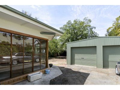28 Dooen Road, Horsham