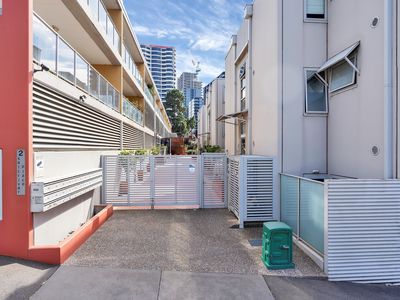 10 / 2 Saltriver Place, Footscray