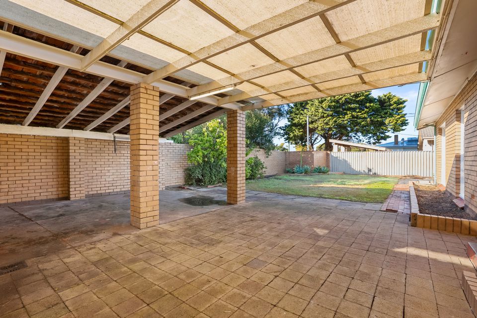 5 SWINSTONE STREET, Rockingham