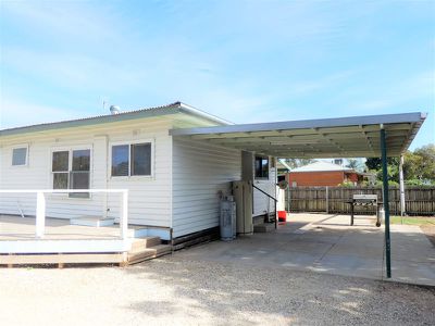 93 Livingstone St, Avenel