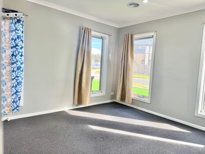 2 Semolina Street, Manor Lakes