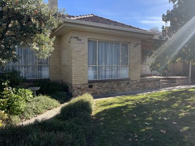 154 MacKenzie Street West, Golden Square