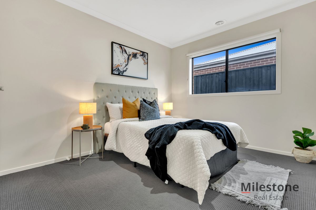 6 Galileo Way, Cranbourne West