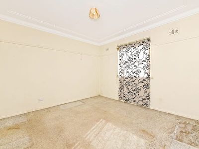 10 Messines Avenue, Milperra