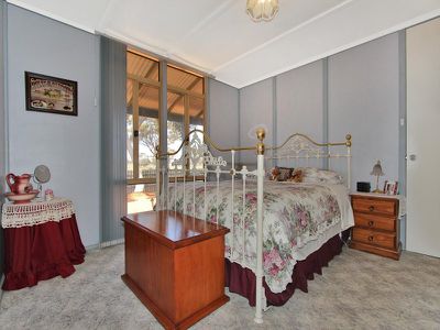 24 Azamor Drive, Boulder