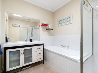 27 Waterbury Street, Cranbourne