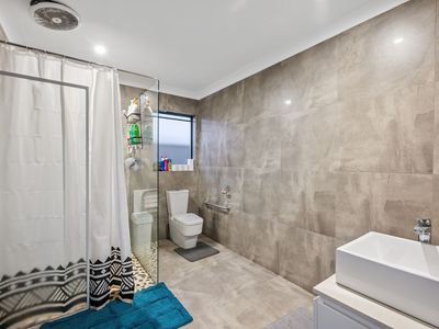 19 Lombadina Parade, Secret Harbour