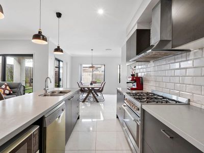 11 Paragon Street, Rochedale
