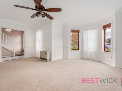 2 / 28 Dees Close, Gormans Hill