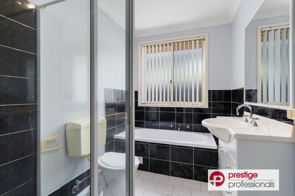 33 Castle Rock Court, Wattle Grove