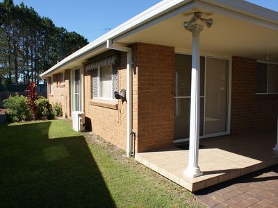 2 / 4 Heath Avenue, Tuncurry
