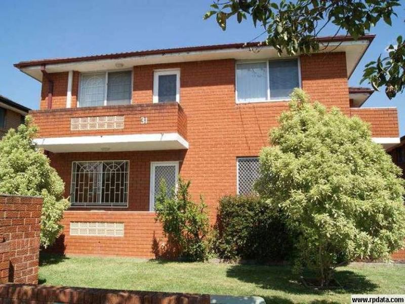 4 / 31 Gould, Campsie