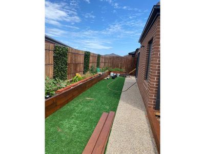 27 Mulholland Drive, Tarneit