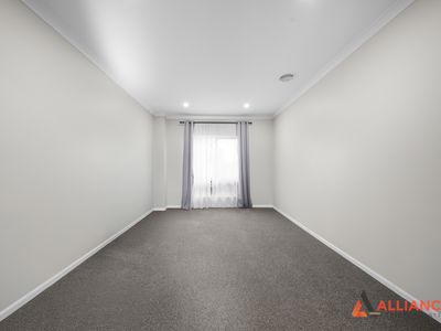 2 Riverine Street, Wollert