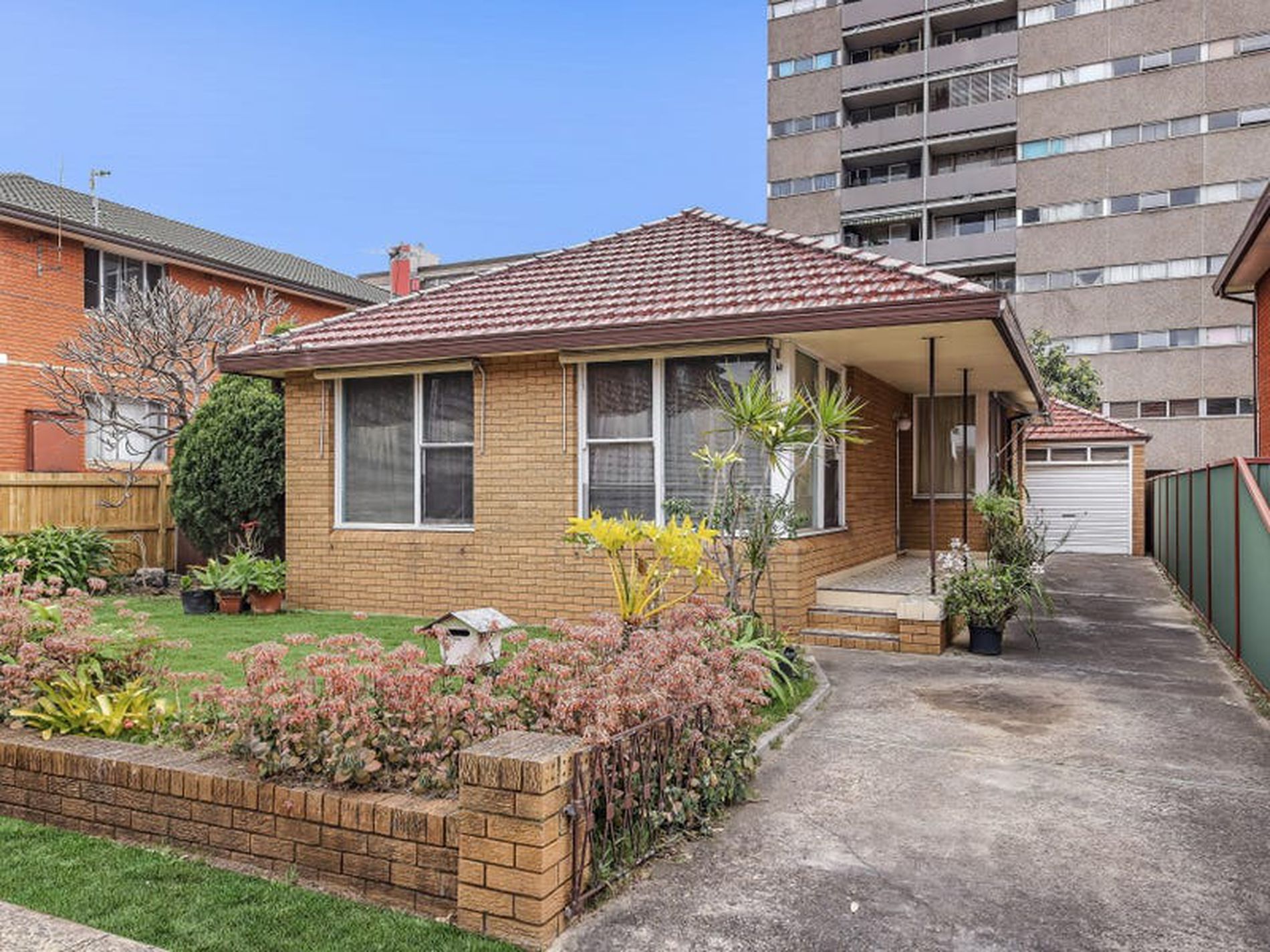 14 Mascot Drive, Eastlakes
