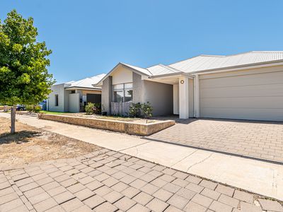10 Dupain Way, Aveley