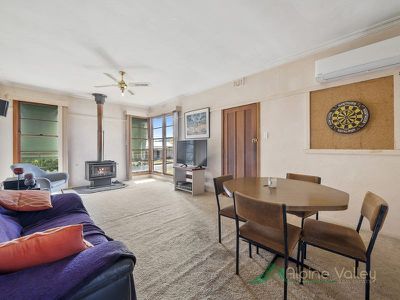 12 Simmonds Street, Mount Beauty