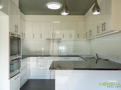 1 / 4 Searle Street, Horsham
