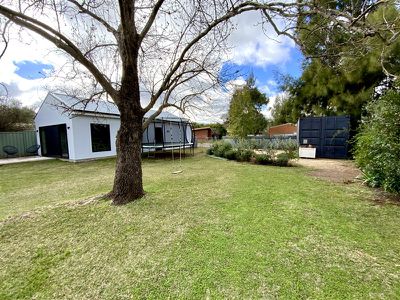 13 Battye Street, Forbes