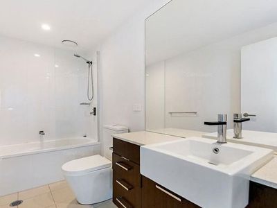 1908 / 25-31 East Quay Drive, Biggera Waters
