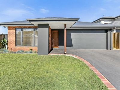 17 Chesney Rise, Officer