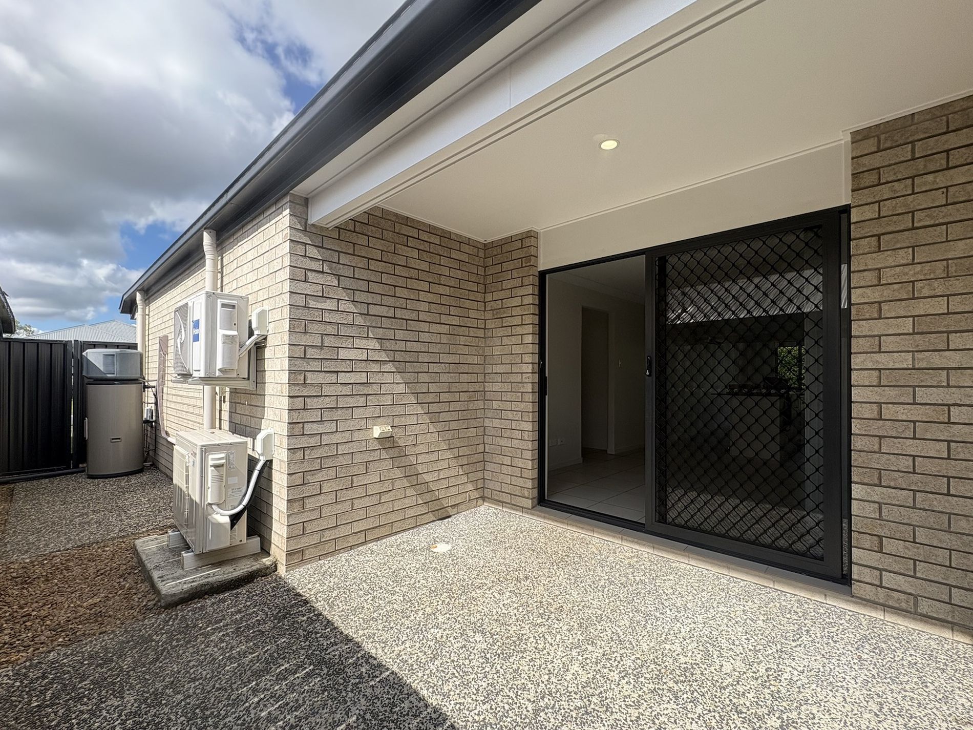 1 / 18 Goal Crescent, Griffin