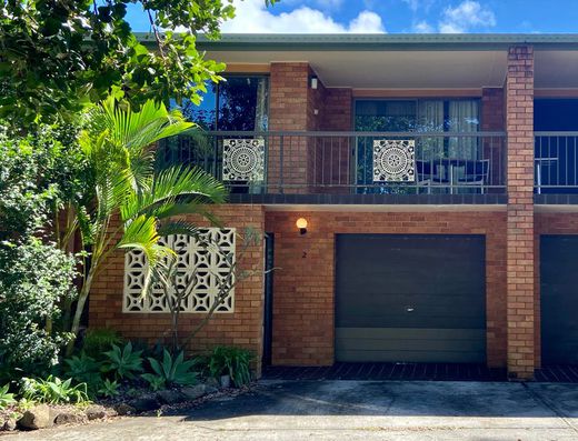 3 Bedroom Townhouse In Quiet Location