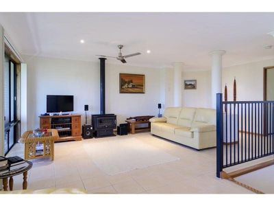 12 Voyagers Place, Sunrise Beach