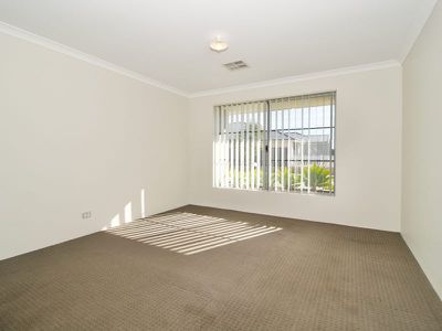 8 Larkfield Ridge, Baldivis