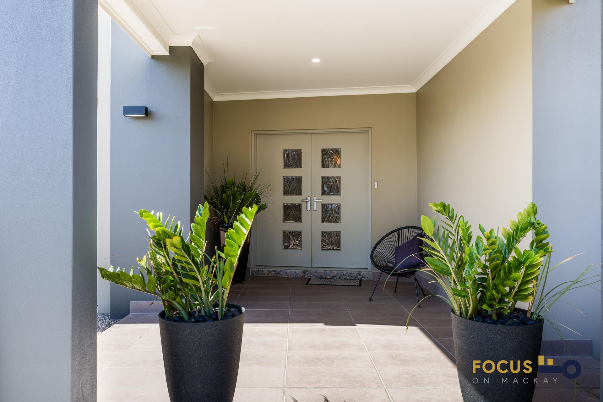 House / 6 Pavillion Court, Glenella
