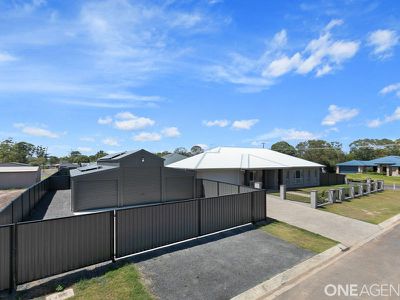 1 Paperbark Way, Urangan
