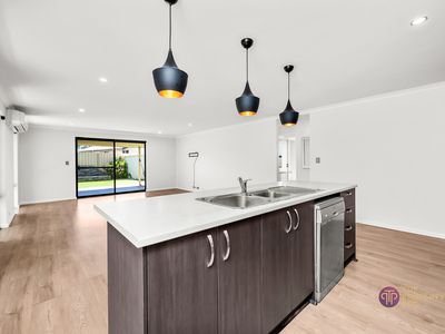 10 Moston Crescent, Bertram