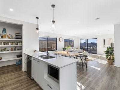 7 Stones Street, Charlemont