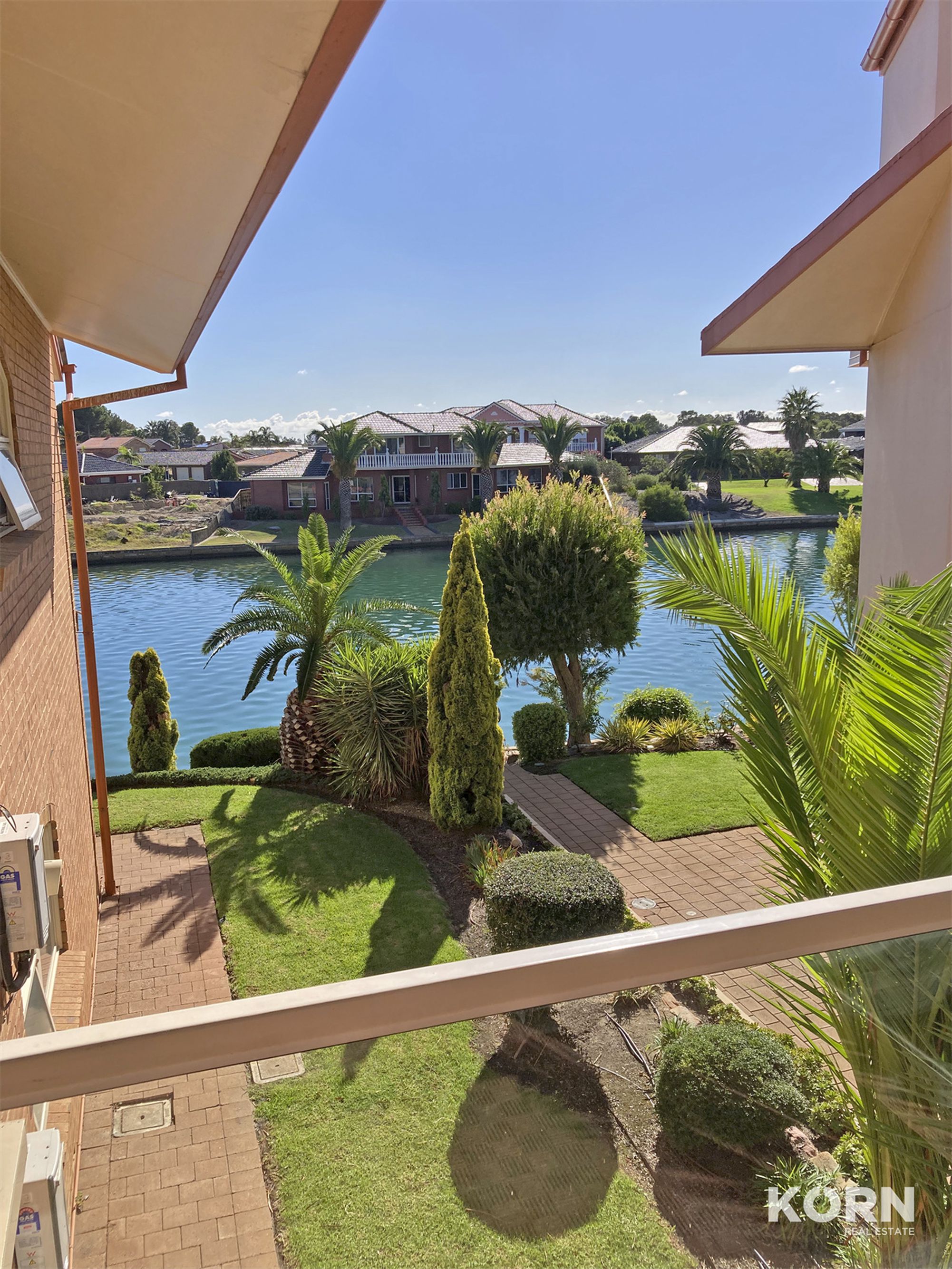 6 / 10 Sunrise Court, West Lakes