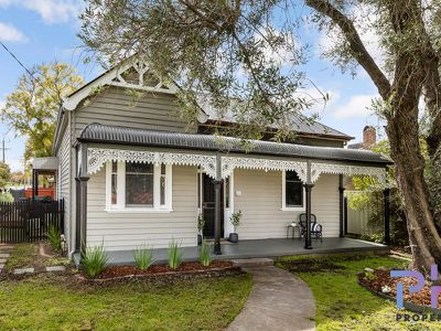 17 Weeroona Avenue, North Bendigo