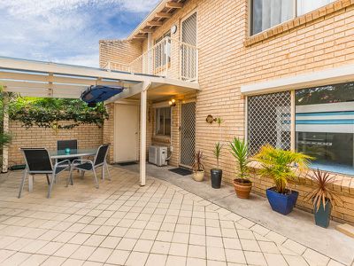 3/5 Waterway Gardens, Churchlands