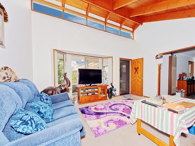 2 / 69 Bartlett Crescent, Hoppers Crossing
