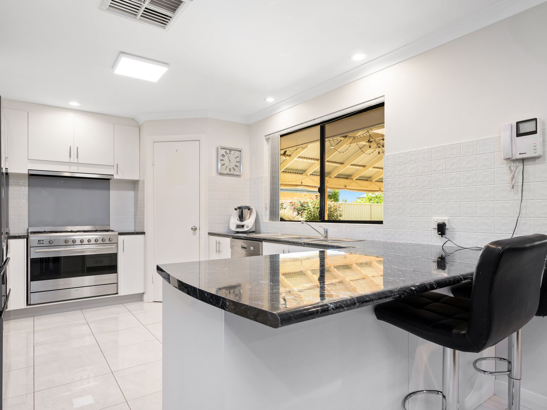 23 Matthews Way, Somerville