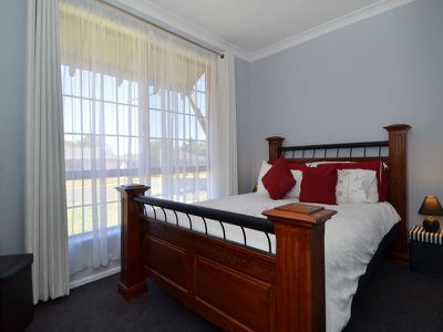 4 St John Grove, Hannans