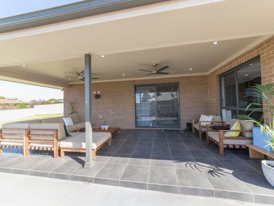 8 Tanderra Drive, Dubbo