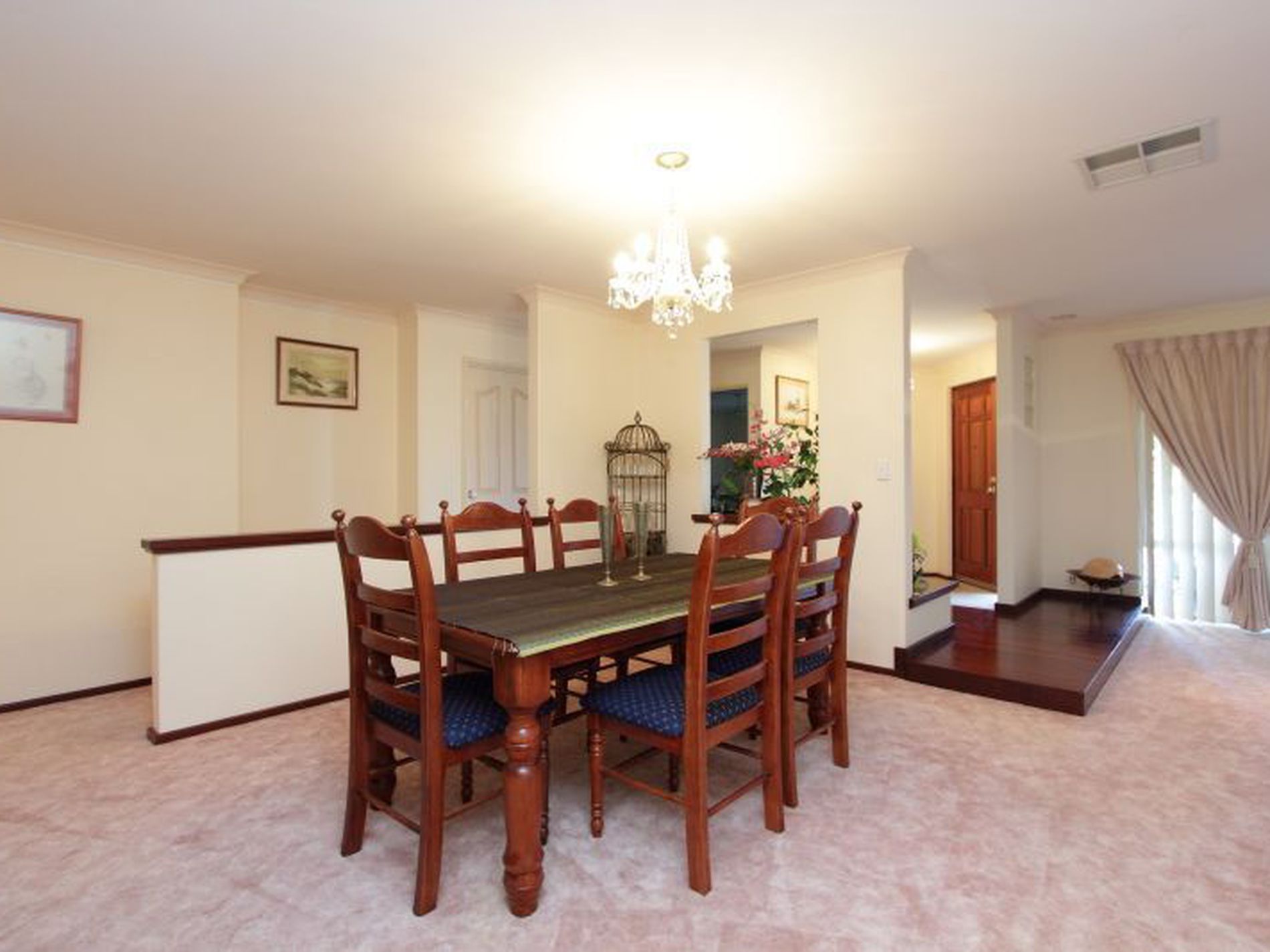 2 Klein Court, Winthrop