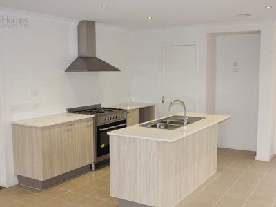 13 Everlasting Chase, Whittlesea