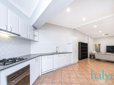 89 Scarborough Beach Road, Mount Hawthorn