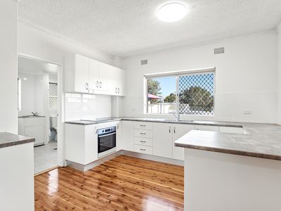 4 / 32 Hoskins Avenue, Warrawong