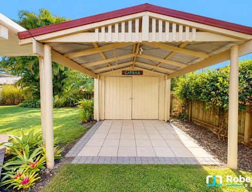 Spacious, Light-Filled Living in a Quiet Old Tewantin Cul-de-Sac image 21