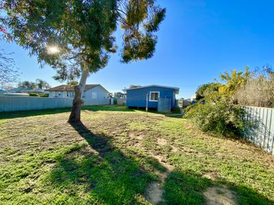 448 Murray Street, Hay