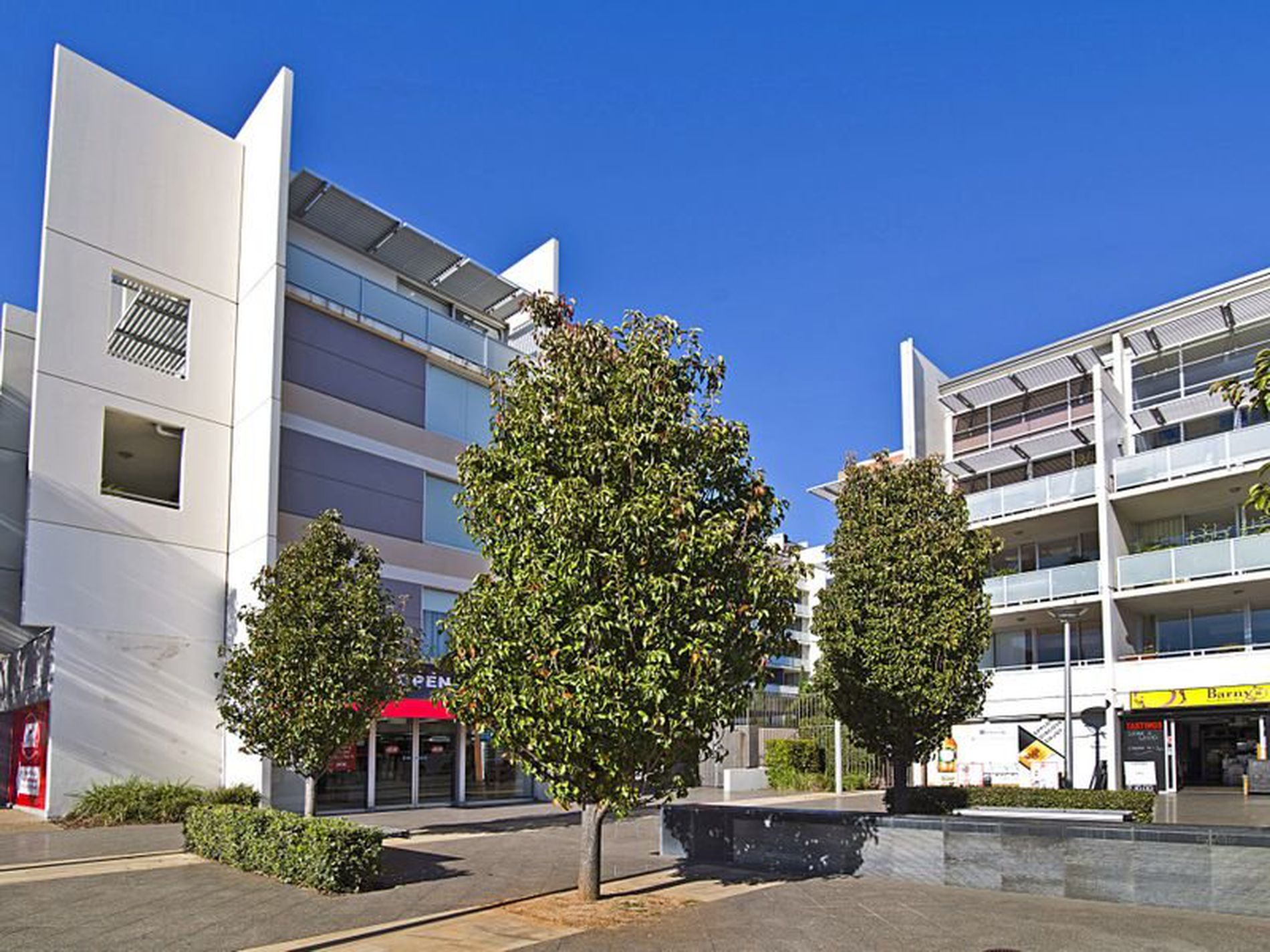 240 / 3 Queen Street, Rosebery