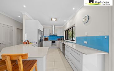 10 Omaru Place, Summerland Point